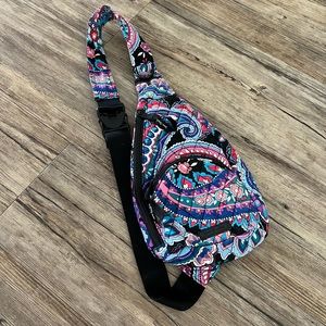 Vera Bradley small Sling bag/purse! Black & Floral print! Excellent used cond.